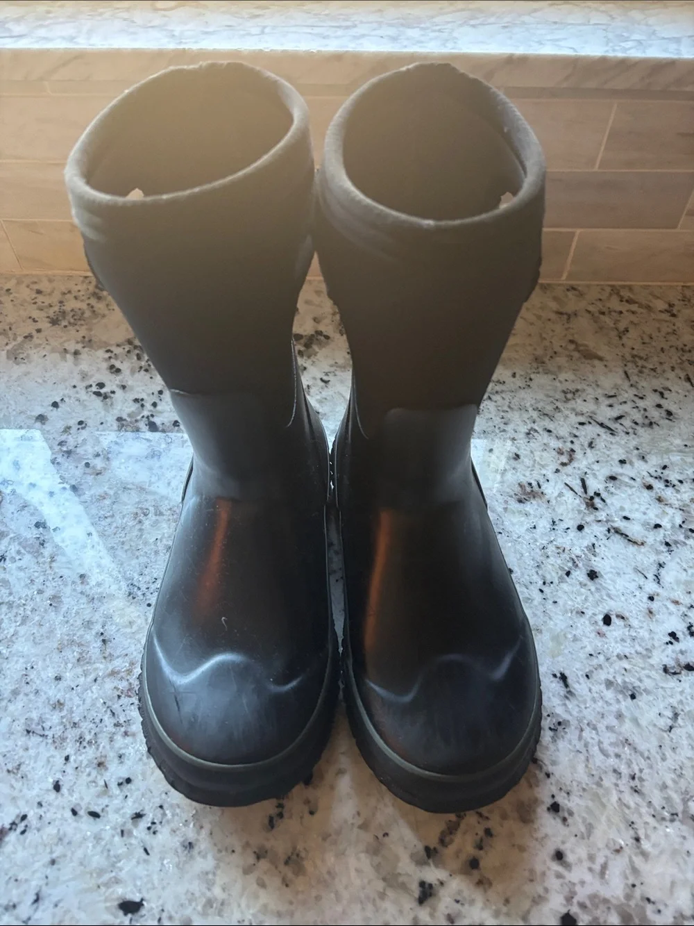 BOGS Kids Waterproof Boots Black Size 4 Rain Snow Winter Boots